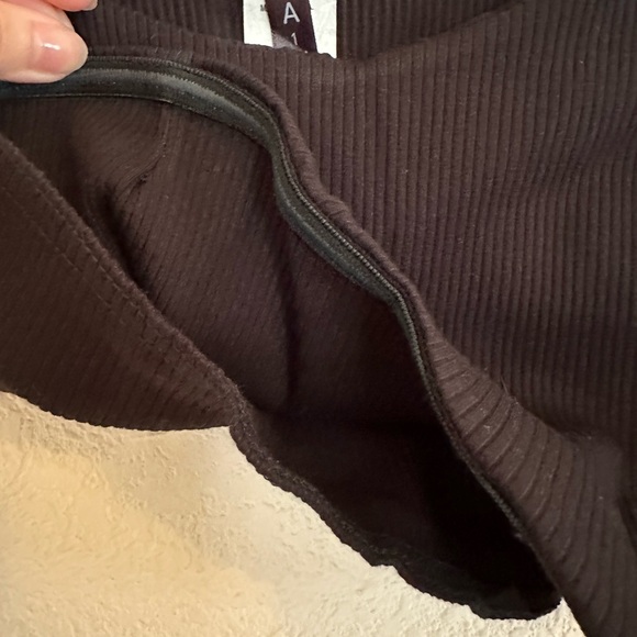 Black Underbust Ribbed Crop Top - Picture 5 of 5